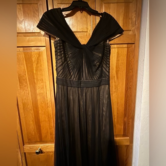Tadashi Shoji Tulle Twist Black Gown - Picture 2 of 11